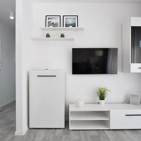 Rentplanet - Bialy Dom