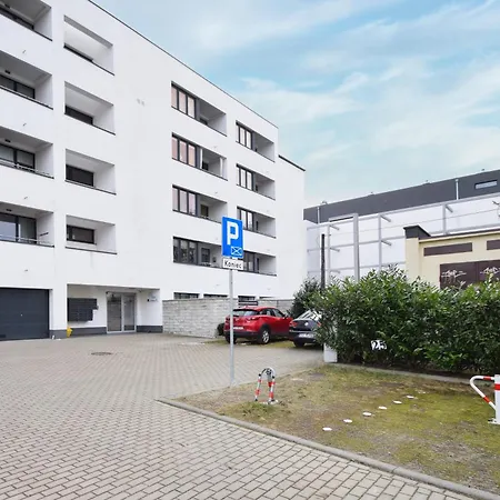 Rentplanet - Bialy Dom * Колобжег